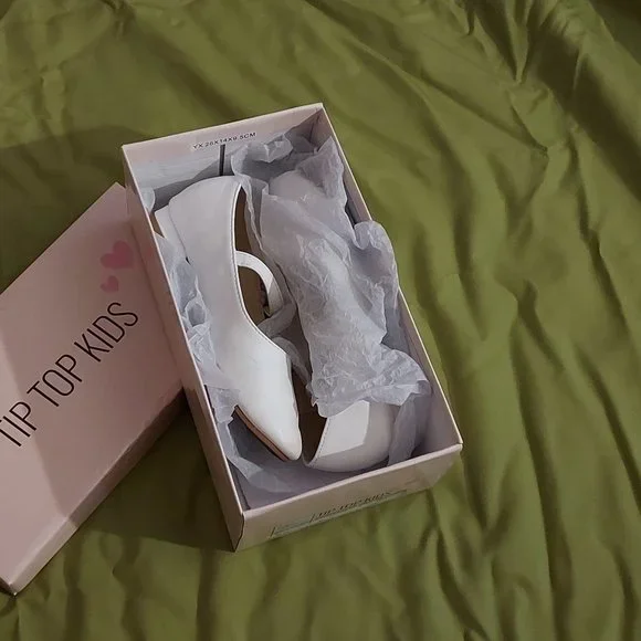 Girls Fancy White Dress Shoes with rhinestone bling - Picture 4 of 5